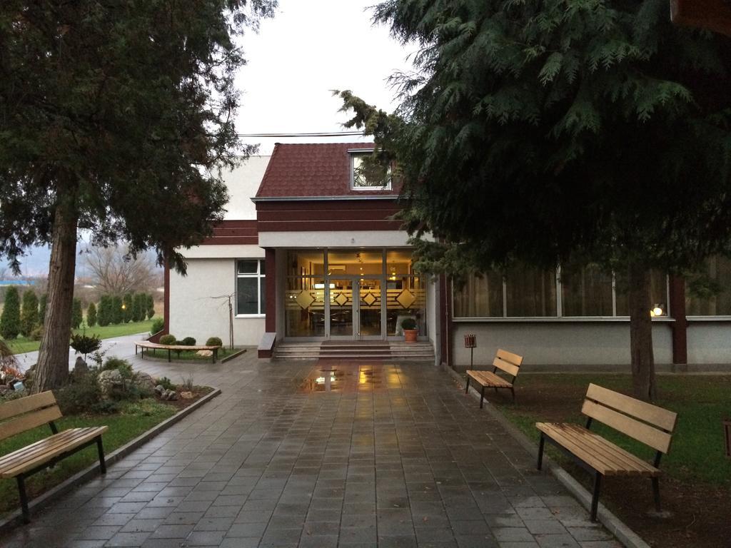 Prenociste Gazela Bed & Breakfast Pirot Ngoại thất bức ảnh