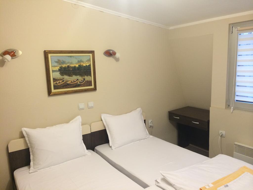 Prenociste Gazela Bed & Breakfast Pirot Phòng bức ảnh