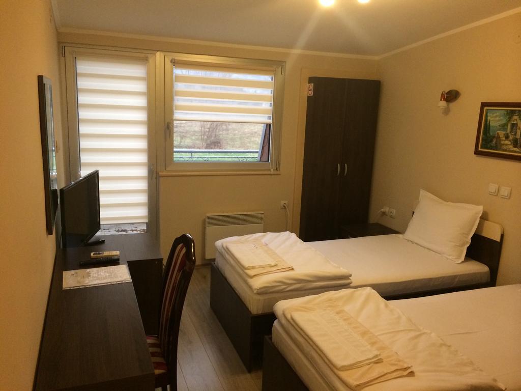 Prenociste Gazela Bed & Breakfast Pirot Phòng bức ảnh