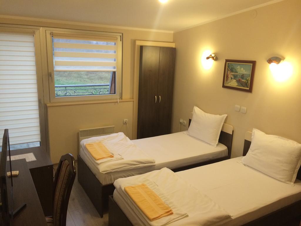 Prenociste Gazela Bed & Breakfast Pirot Phòng bức ảnh